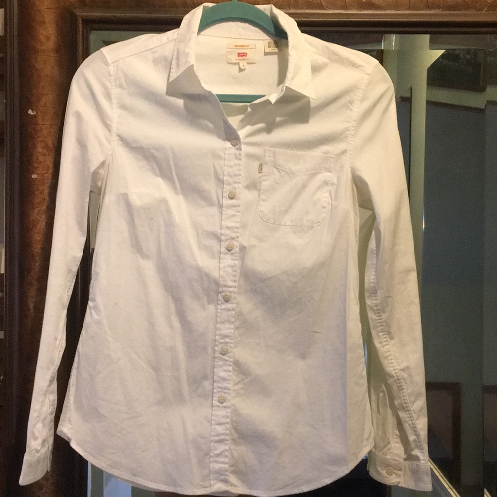 White work button down 👀👩🏻‍💼